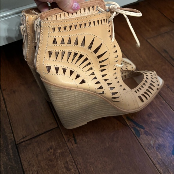 Jeffrey Campbell Rodillo Cutout Hi Wedge Peep Sandals Nude Size 9 - Picture 6 of 10